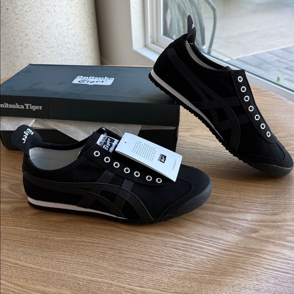 NIB Onitsuka Tiger Mexico 66 Sneakers
